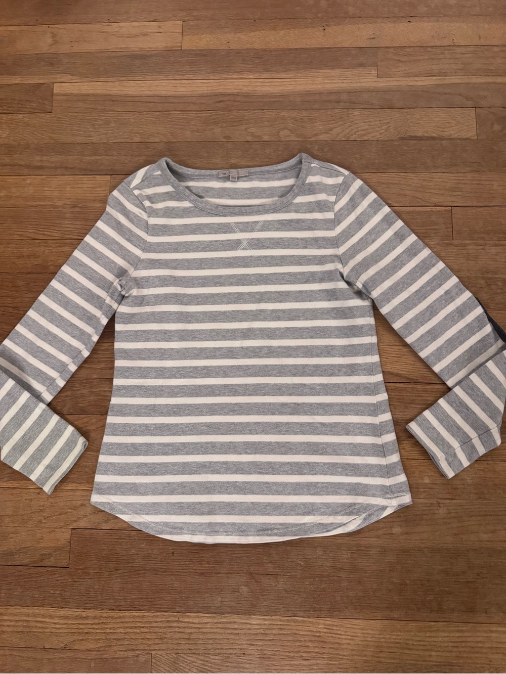 Gap Women's Gray White Striped Long Sleeve Top - Size Small
 b14